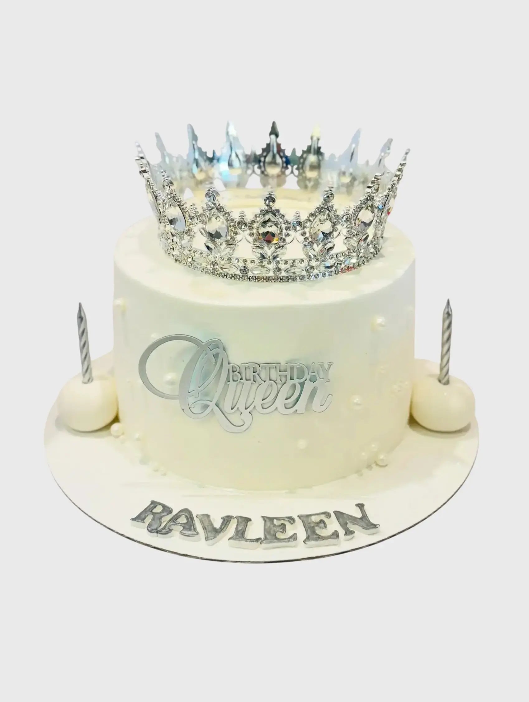 Crowned Elegance Cake
