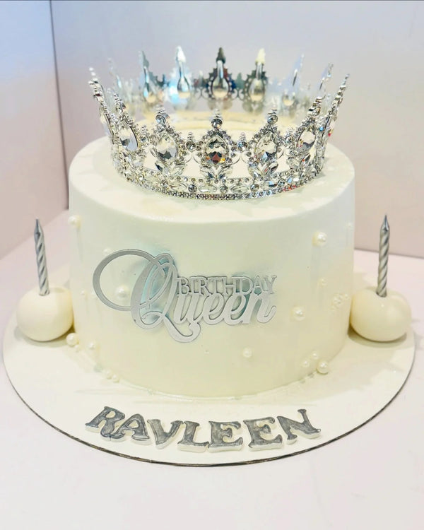Crowned Elegance Cake – Luxurious Cake for Birthdays & Anniversaries
